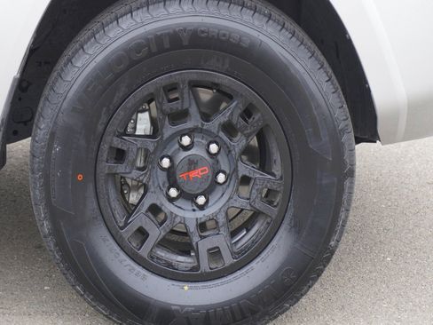 Used 2023 Toyota 4Runner SR5 Premium w/ Moonroof Package image 5