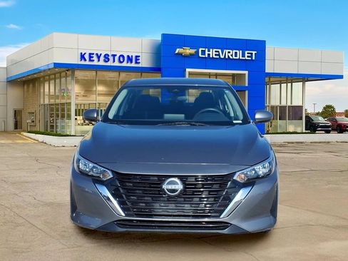 Used 2024 Nissan Sentra SV FWD image 2
