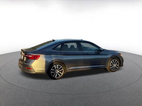 Used 2025 Volkswagen Jetta SE image 15