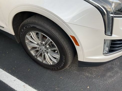 Used 2019 Cadillac XT5 FWD image 3