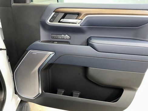 Certified 2024 Chevrolet Silverado 1500 High Country w/ Technology Package image 36