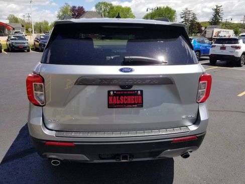 Used 2022 Ford Explorer XLT w/ Equipment Group 202A AWD/4WD image 6