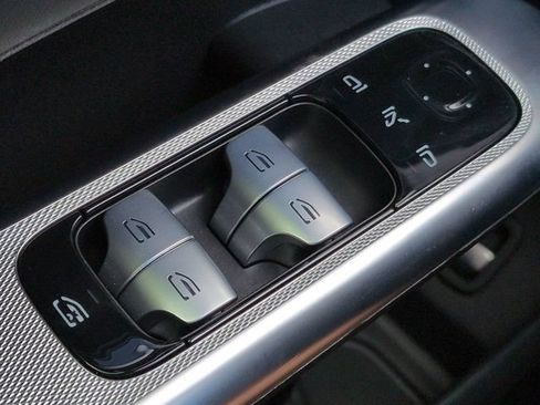 Certified 2024 Mercedes-Benz GLC 43 AMG 4MATIC image 25