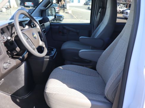 Used 2025 Chevrolet Express 3500 LS image 14
