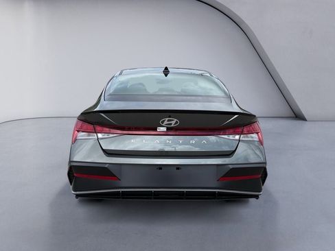 New 2026 Hyundai Elantra SEL Sport FWD image 4