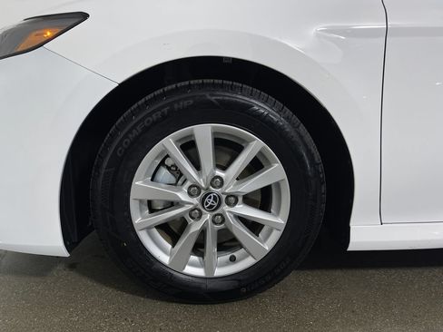 Used 2025 Toyota Camry LE FWD image 11