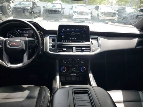 Used 2021 GMC Yukon XL SLT w/ SLT Premium Package image 15