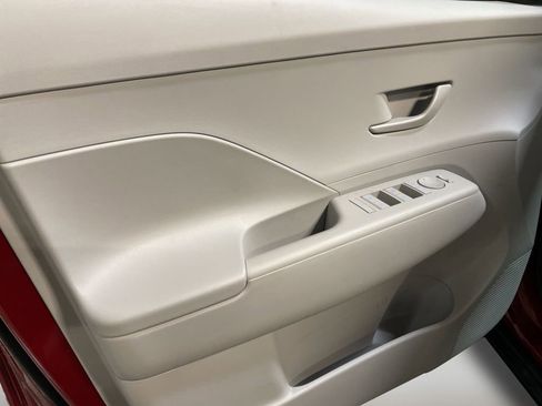 New 2026 Hyundai Kona SE image 15