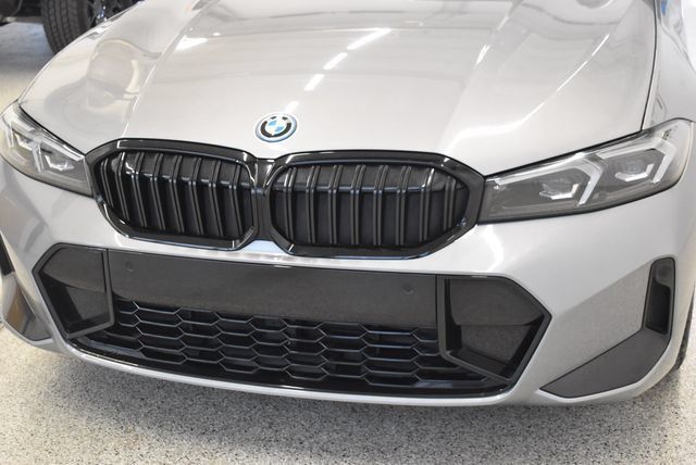 Used 2023 BMW 330e xDrive w/ M Sport Package AWD/4WD image 14