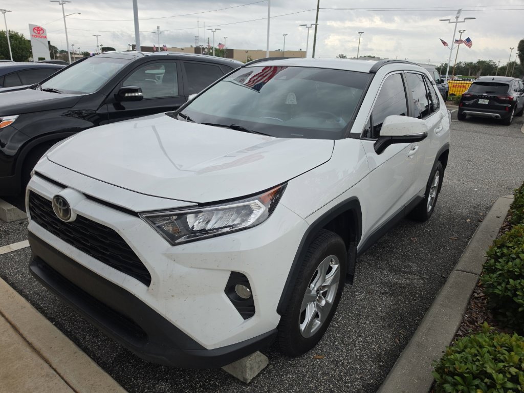 Used 2021 Toyota RAV4 XLE FWD image 4