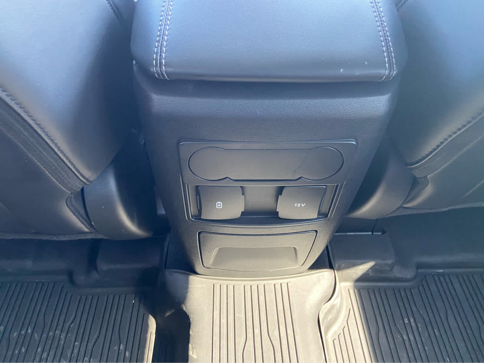 Used 2023 Ford Explorer XLT w/ Equipment Group 202A AWD/4WD image 21