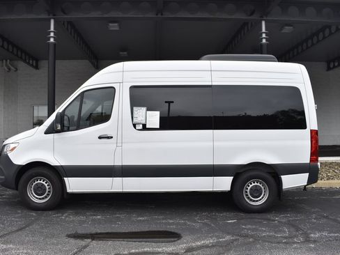 Used 2024 Mercedes-Benz Sprinter 2500 image 2