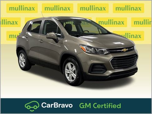 Used 2020 Chevrolet Trax LS w/ Tint and Cruise Package image 1