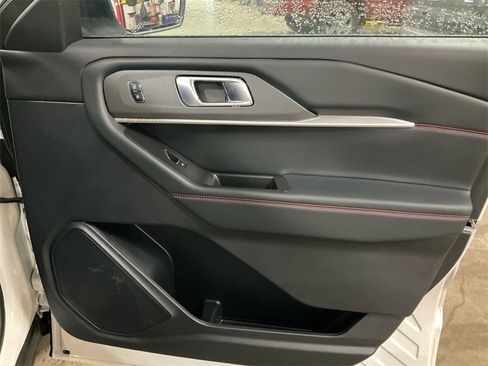 Used 2025 Ford Explorer ST-Line image 16