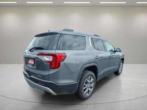 Used 2022 GMC Acadia SLT w/ LPO, Roadside Safety Package AWD/4WD image 3