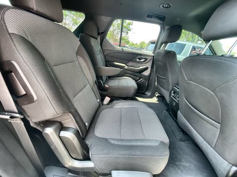 Used 2023 Chevrolet Traverse LT FWD image 26