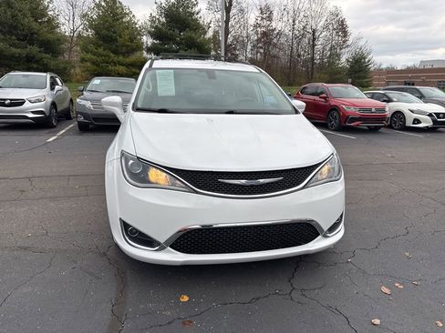 Certified 2017 Chrysler Pacifica Touring-L image 2