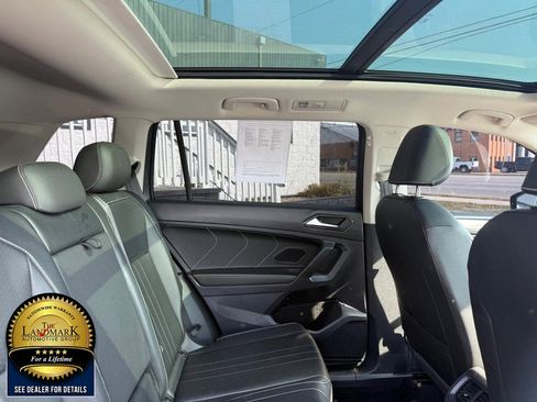 Used 2022 Volkswagen Tiguan SE w/ Panoramic Sunroof Package image 14