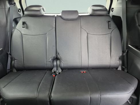 Used 2025 Toyota Sienna Limited FWD image 26