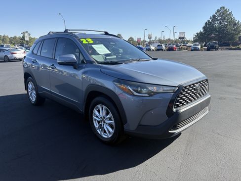 Used 2023 Toyota Corolla Cross LE AWD/4WD image 2