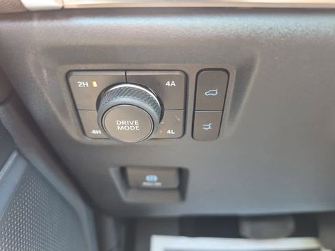 Used 2025 Ford Expedition Max Platinum AWD/4WD image 23