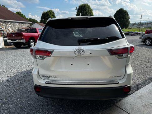 Used 2015 Toyota Highlander XLE image 6