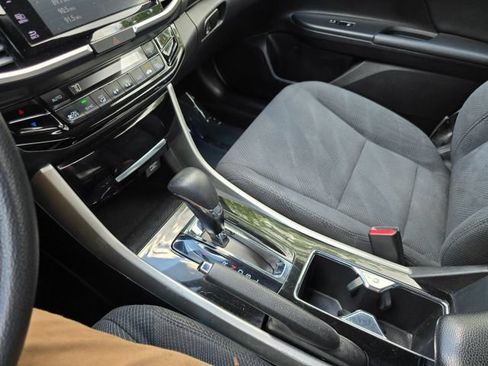 Used 2017 Honda Accord EX image 28