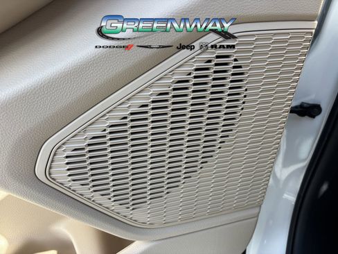 New 2025 Jeep Grand Cherokee Limited image 13