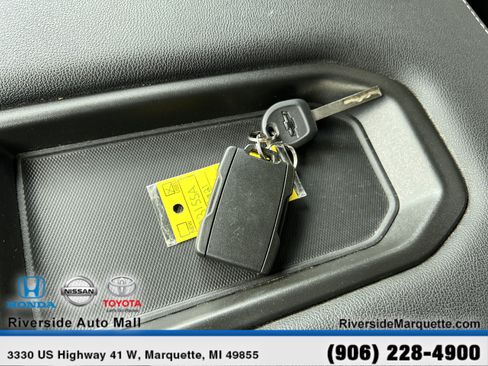 Used 2021 Chevrolet Silverado 1500 Custom Trail Boss AWD/4WD image 26