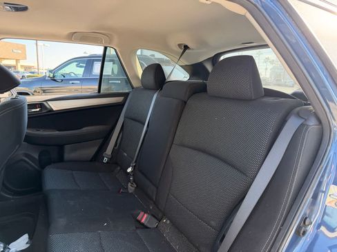 Used 2019 Subaru Outback 2.5i Premium w/ Popular Package #2 AWD/4WD image 10