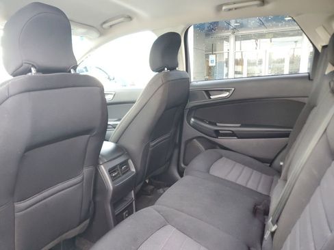 Used 2018 Ford Edge SE image 10