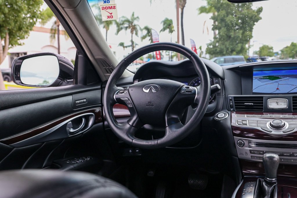 Used 2019 INFINITI Q70 Luxe AWD/4WD image 24