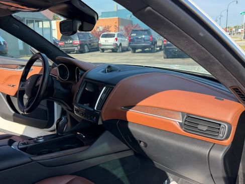 Used 2017 Maserati Levante AWD/4WD image 25