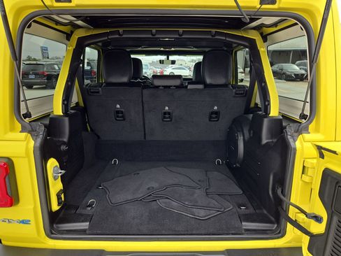 Used 2023 Jeep Wrangler Sahara w/ Cold Weather Group image 30