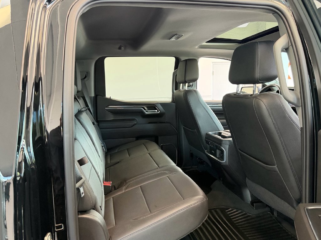 Certified 2022 Chevrolet Silverado 1500 LTZ w/ LTZ Premium Package AWD/4WD image 15