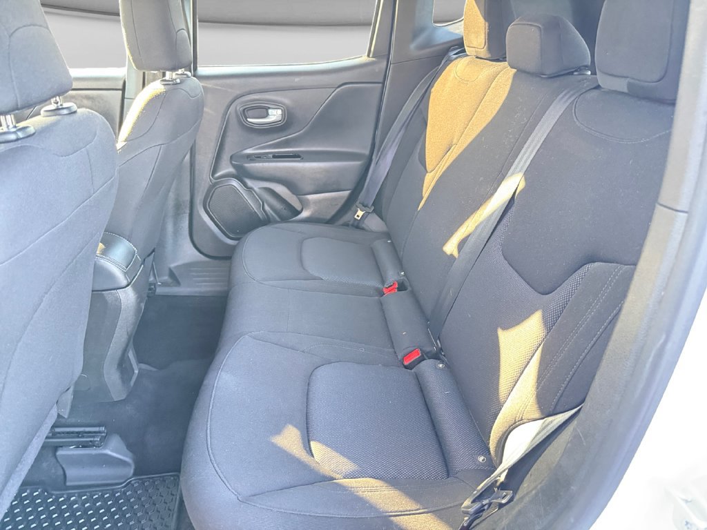 Used 2023 Jeep Renegade Latitude AWD/4WD image 34