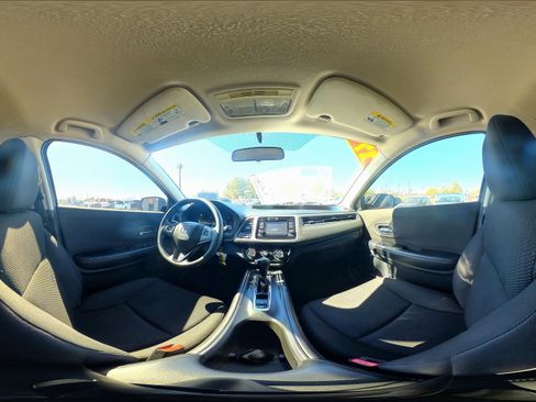 Used 2017 Honda HR-V LX image 30