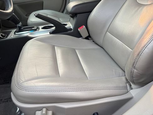 Used 2010 Ford Fusion Hybrid FWD image 15