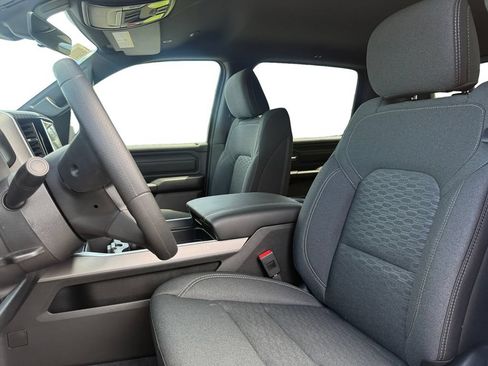 New 2026 RAM 1500 Express AWD/4WD image 9