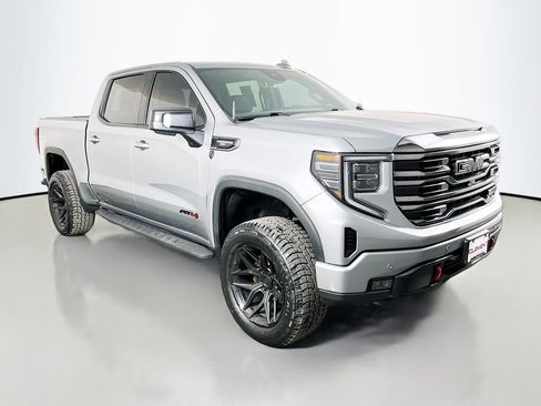 Used 2023 GMC Sierra 1500 AT4 w/ AT4 Premium Package AWD/4WD image 3