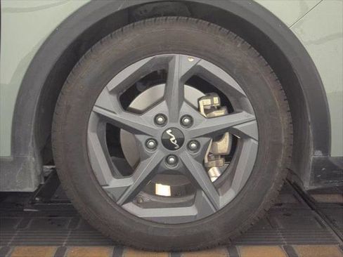 Used 2025 Kia K4 LXS image 26