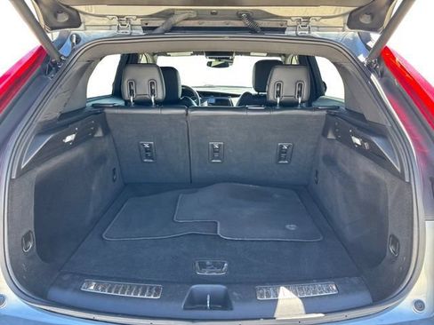 Used 2023 Cadillac XT4 Premium Luxury FWD image 18
