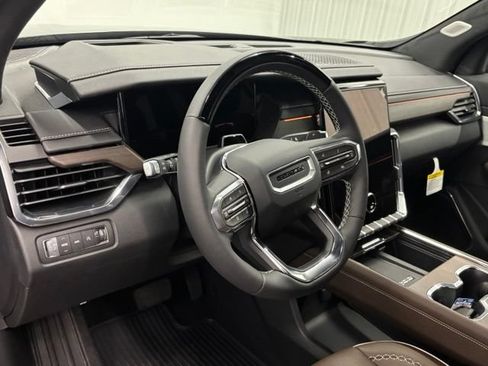 Used 2026 GMC Acadia Denali Ultimate w/ LPO, All-Weather Package AWD/4WD image 26