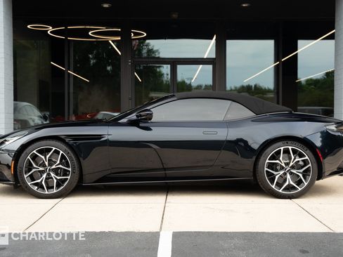 Used 2019 Aston Martin DB11 Volante RWD image 7