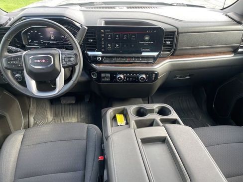 Used 2024 GMC Sierra 1500 SLE w/ Preferred Package AWD/4WD image 3