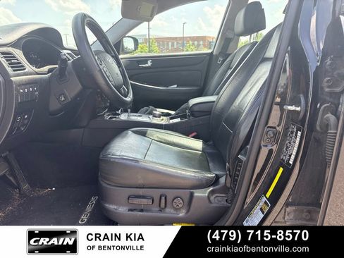 Used 2011 Hyundai Genesis 4.6 RWD image 8