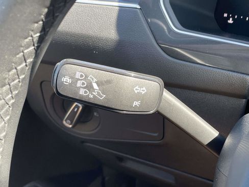 Certified 2024 Volkswagen Tiguan SE R-Line image 21