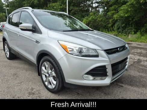 Used 2014 Ford Escape Titanium w/ Equipment Group 401A AWD/4WD image 3