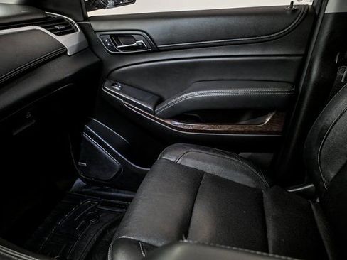 Used 2020 GMC Yukon SLT w/ Premium Edition image 28