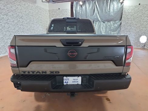 Used 2023 Nissan Titan PRO-4X w/ Pro-4x Convenience Package image 7